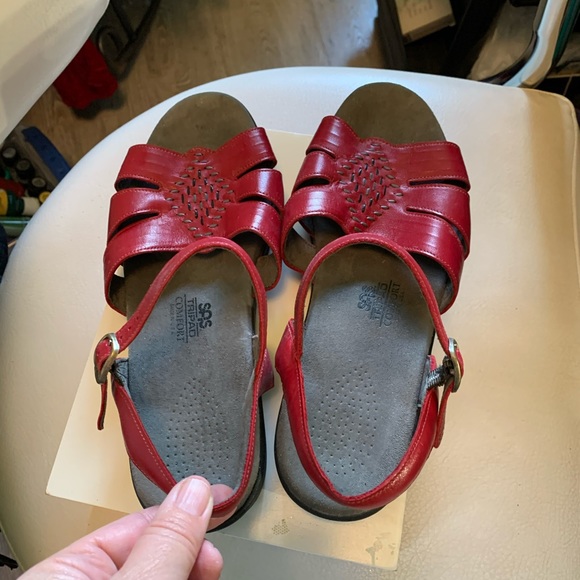 SAS TRIPLE COMFORT RED 9 1/2W sandal EUC - Picture 3 of 7